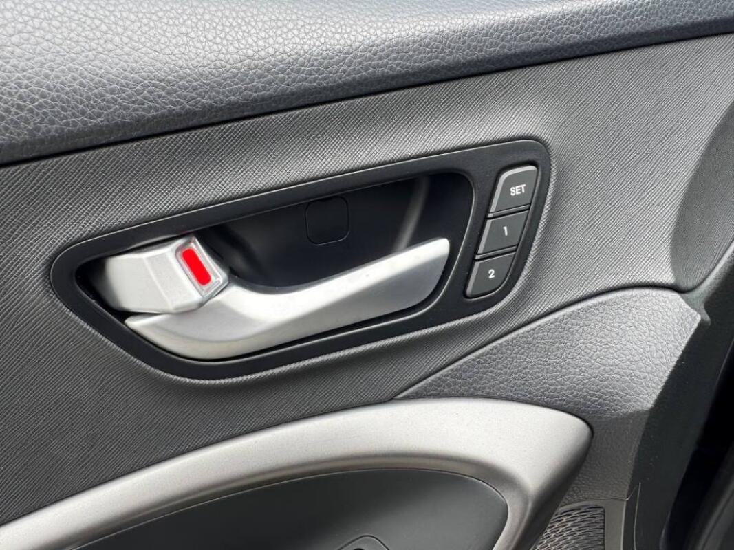 Hyundai SantaFe (2016)