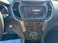 Hyundai SantaFe (2017) Hyundai SantaFe (2017)