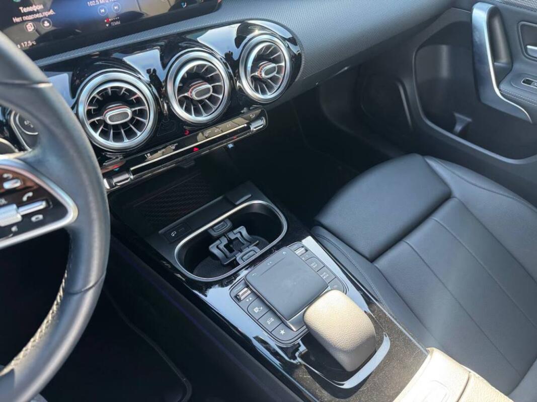 Mercedes A220 (2020)