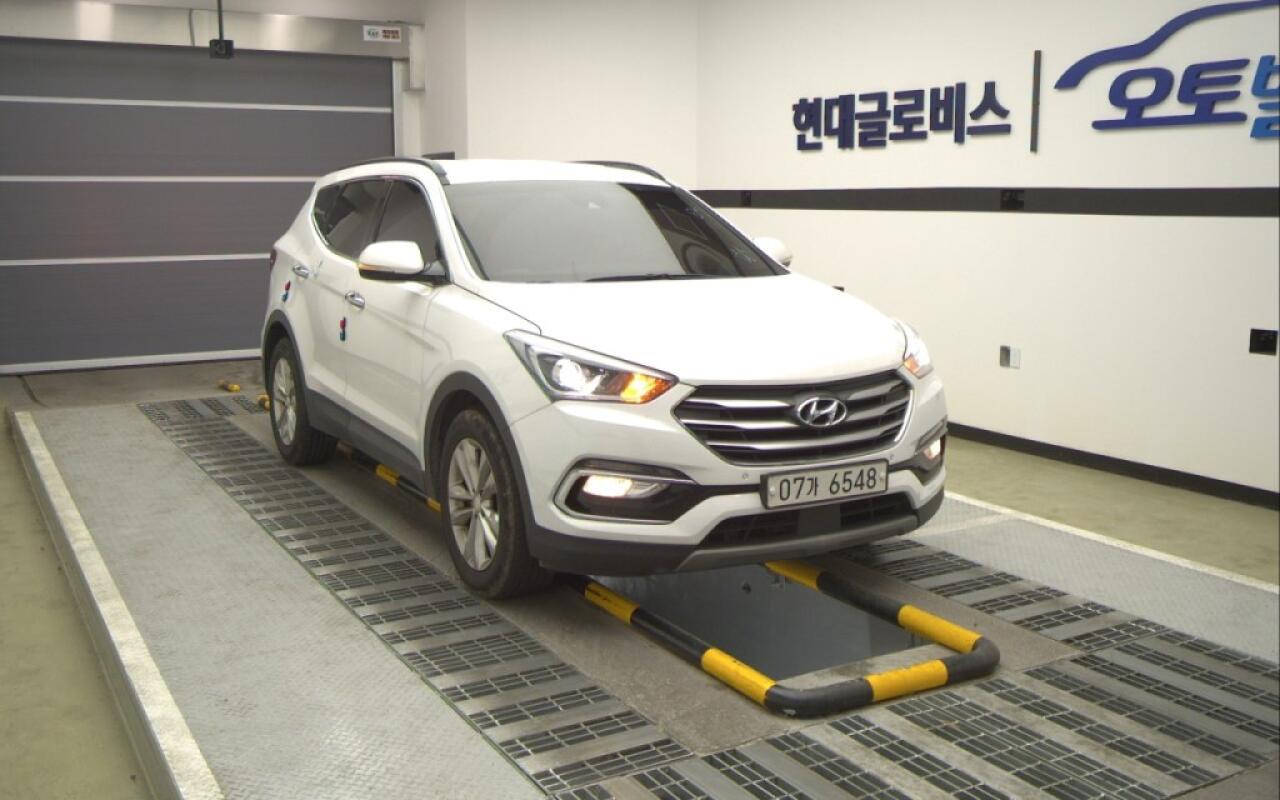 Hyundai SantaFe (2017) Hyundai SantaFe (2017)