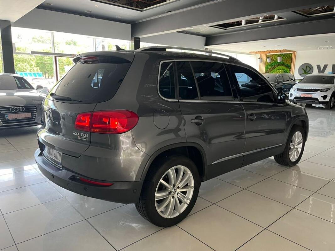 Volkswagen Tiguan (2015)