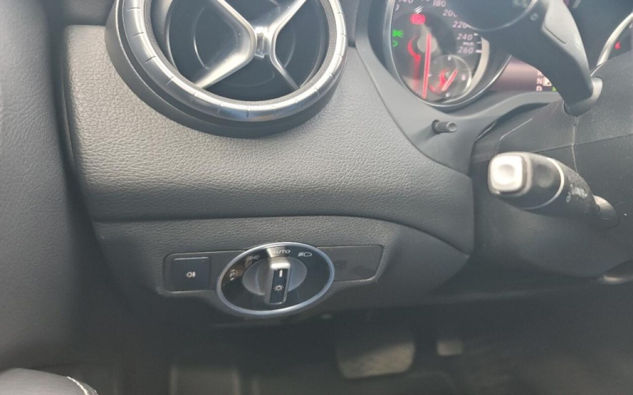 Mercedes CLA200 (2015)