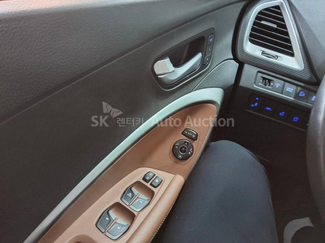 Hyundai SantaFe (2015)