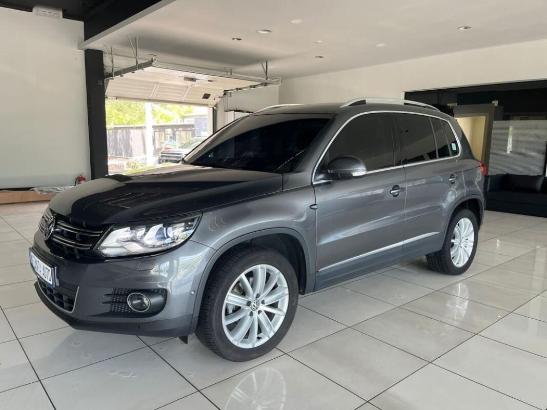 Volkswagen Tiguan (2015)