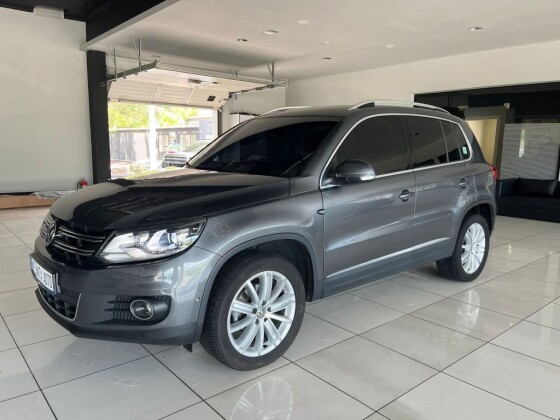 Volkswagen Tiguan (2015)