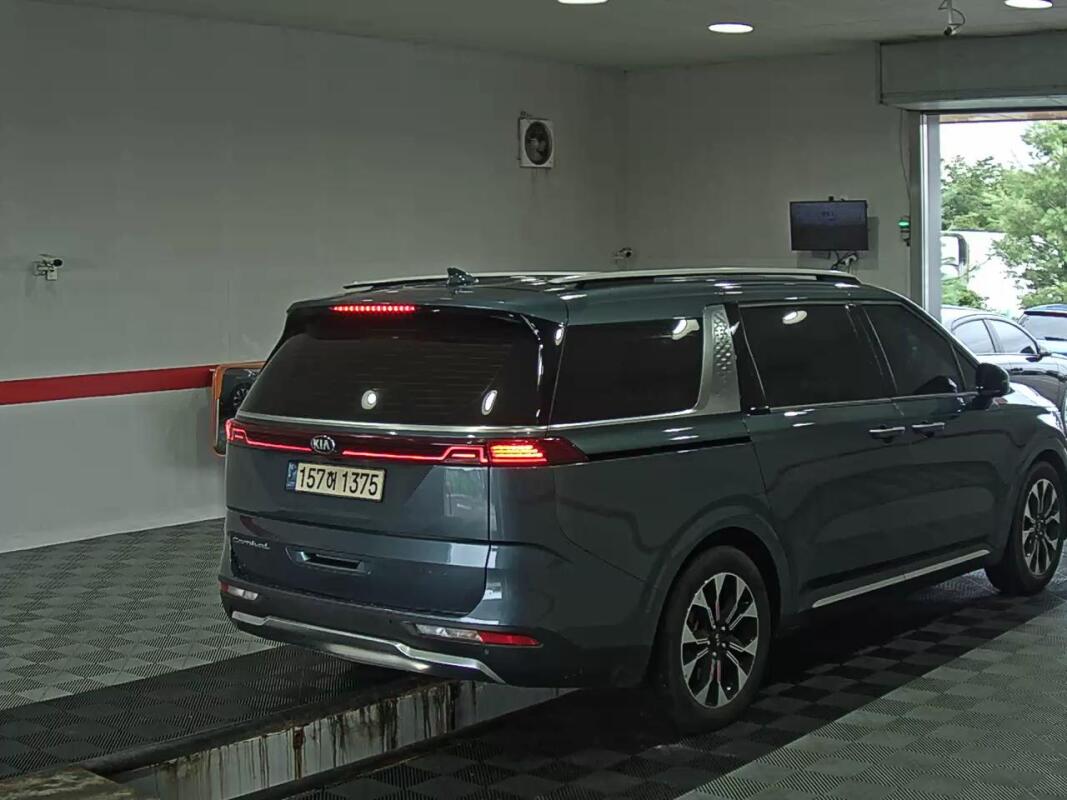 Kia Carnival (2021)