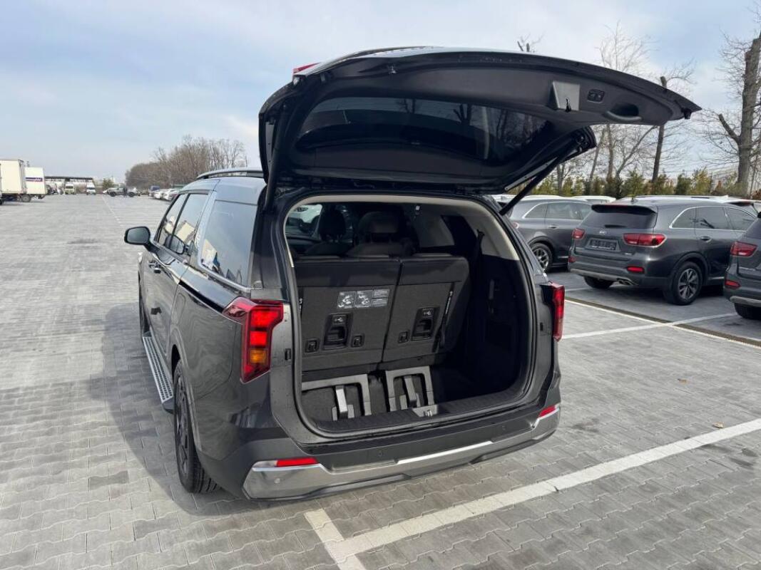 Kia Carnival (2024)
