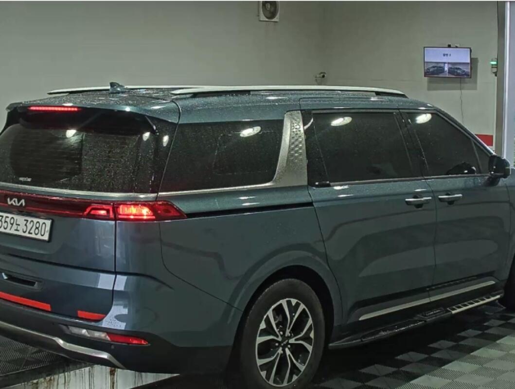 Kia Carnival (2023)