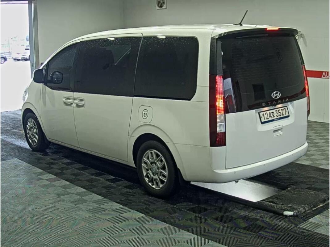 Hyundai Staria (2024)