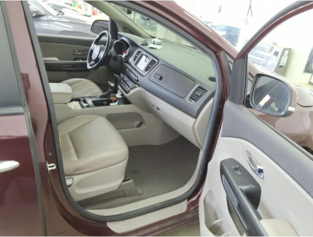 Kia Carnival (2016)