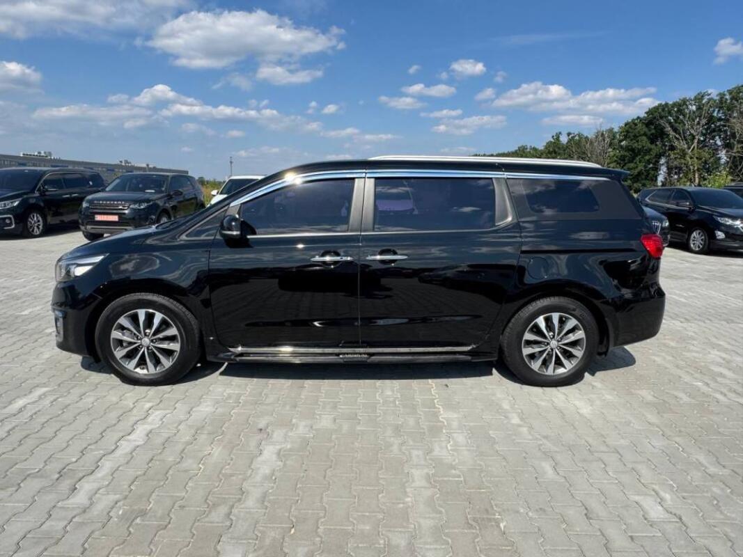 Kia Carnival (2017)