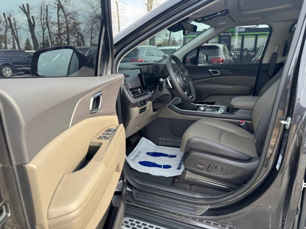 Kia Carnival (2024)