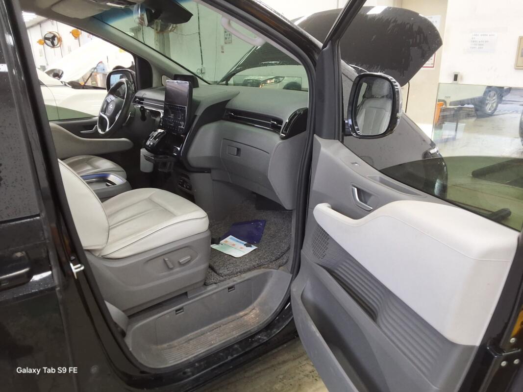Hyundai Staria (2021)