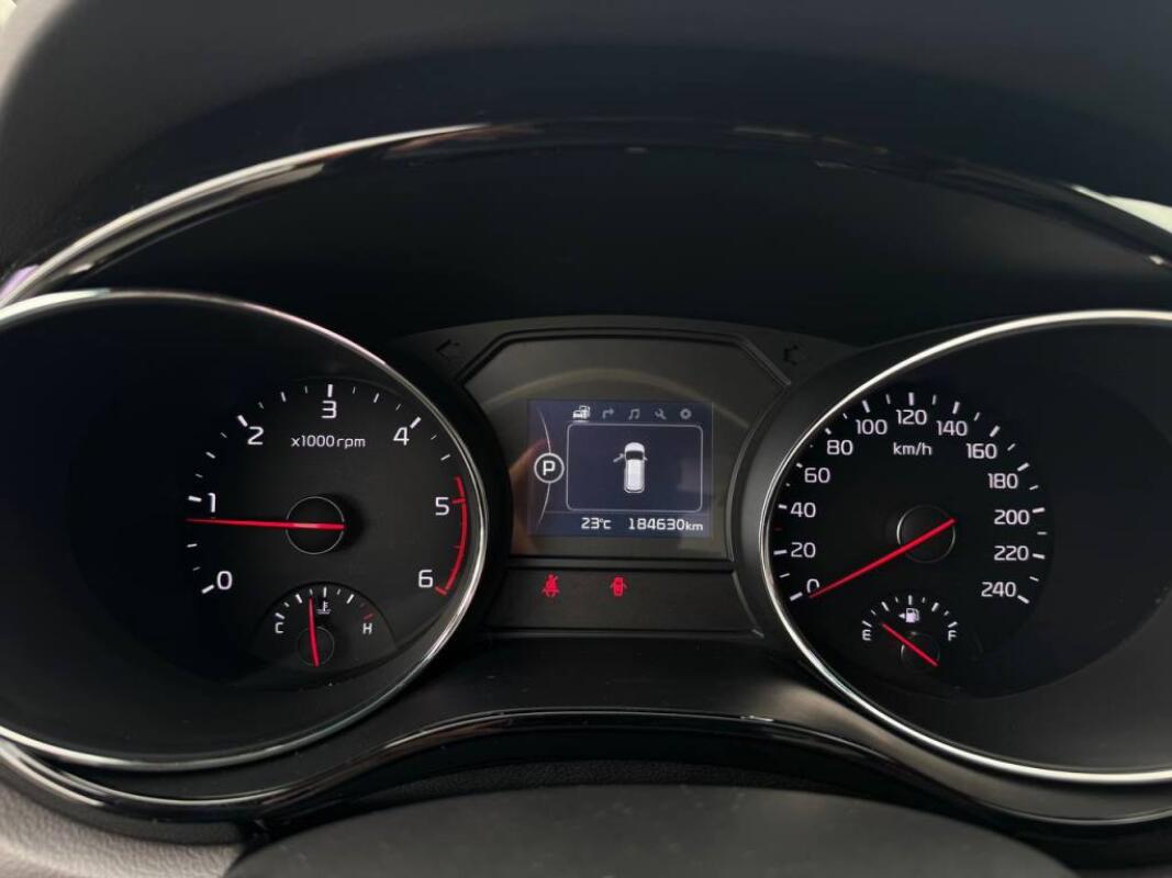 Kia Carnival (2016)