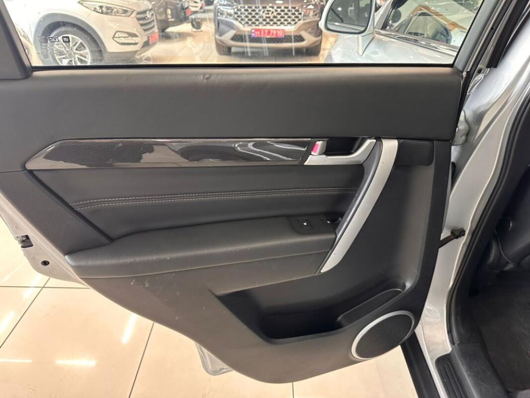 Chevrolet	Captiva (2015)