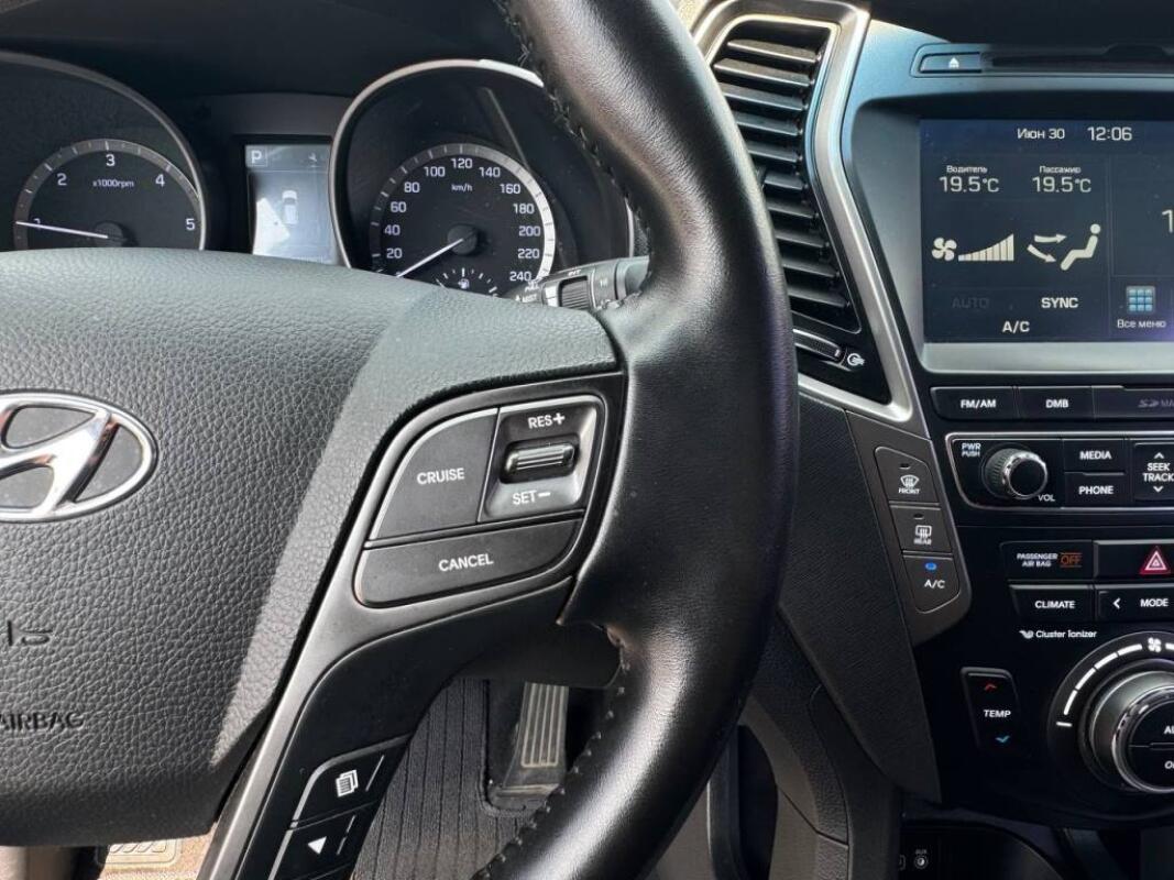 Hyundai Santa Fe (2015)