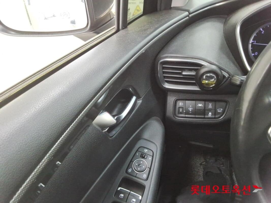 Hyundai SantaFe (2020)