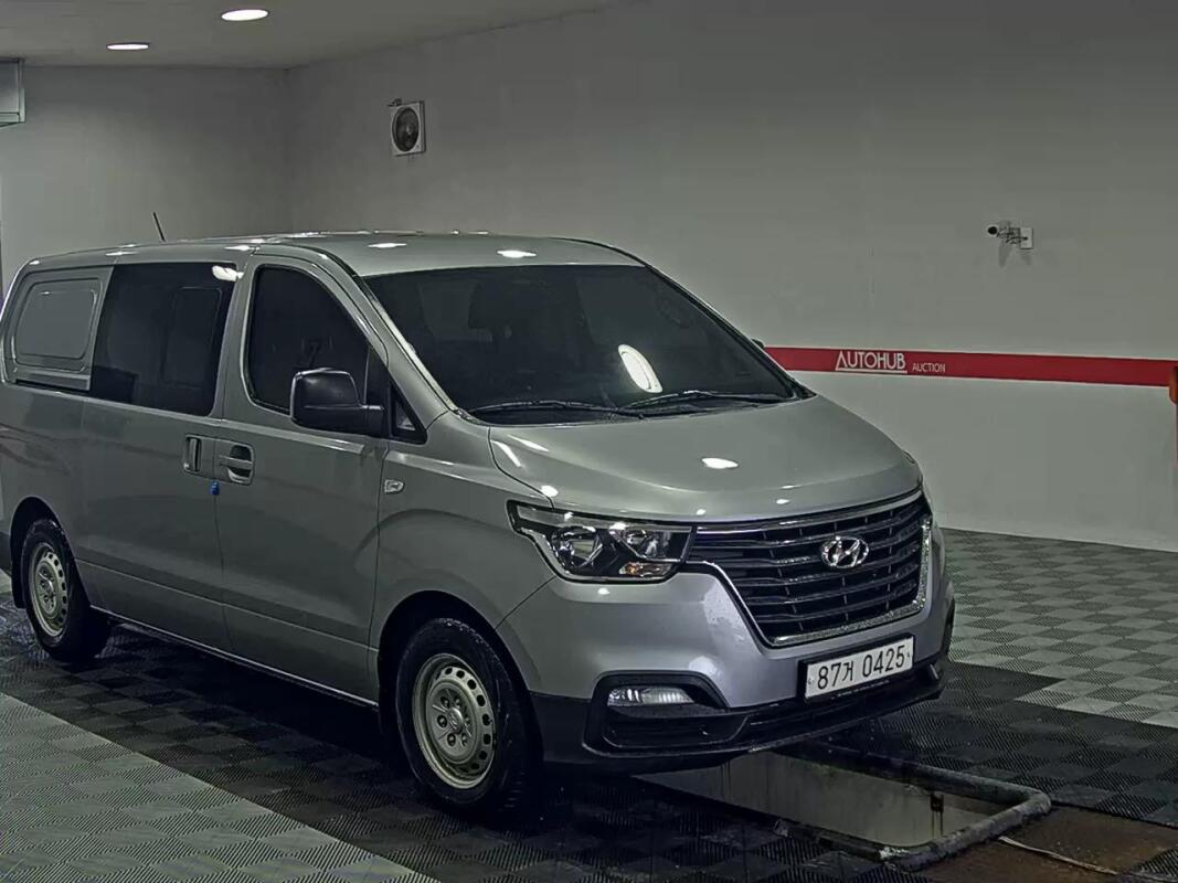 Hyundai Grand Starex (2020)