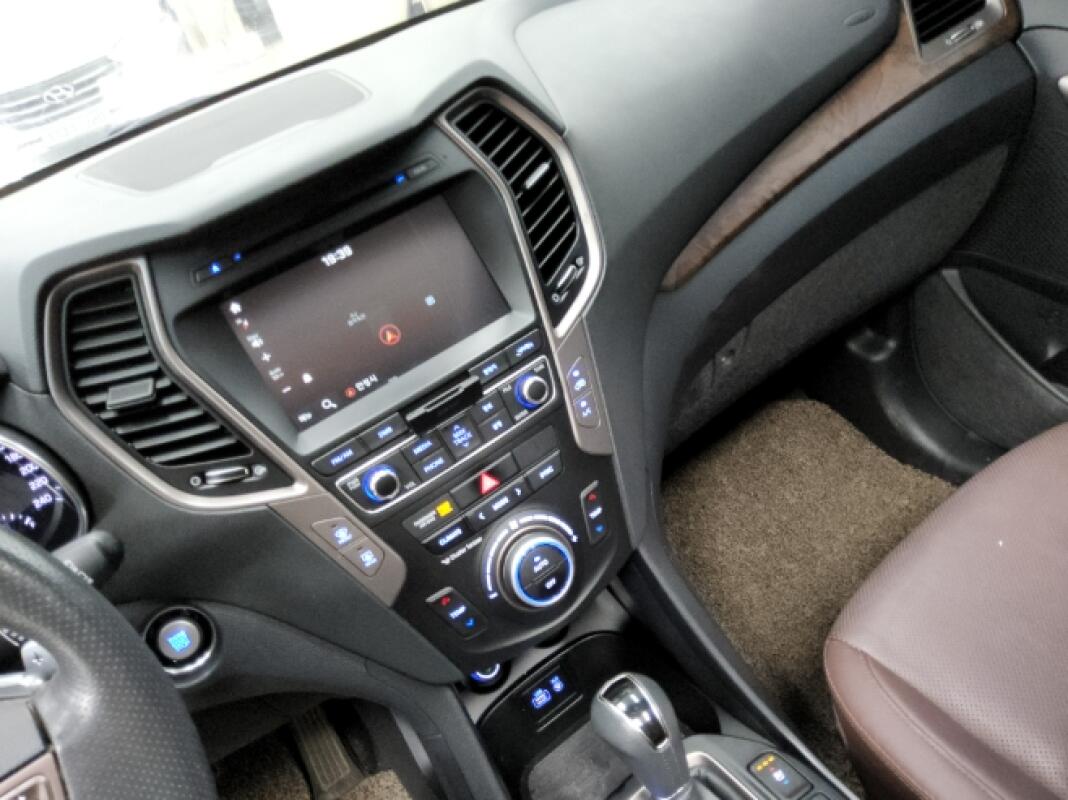 Hyundai SantaFe (2016)