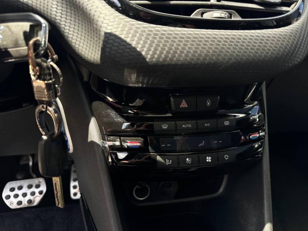 Peugeot 2008 (2015)
