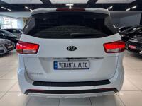 Kia Carnival (2015)