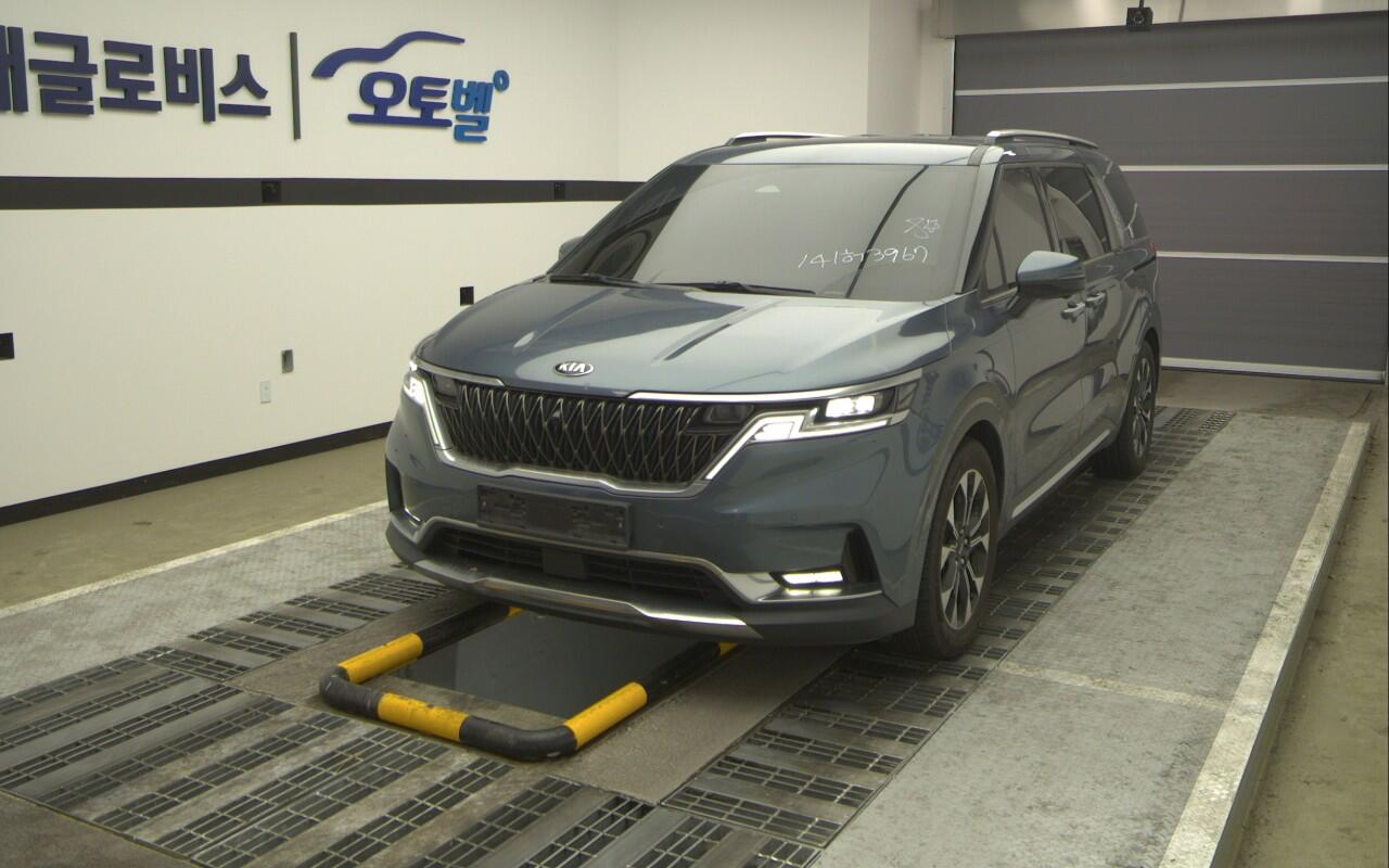 Kia Carnival (2021)
