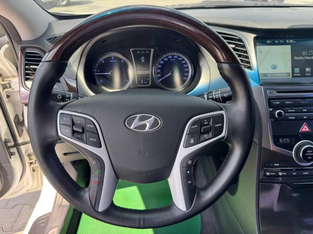 Hyundai Grandeur (2014)