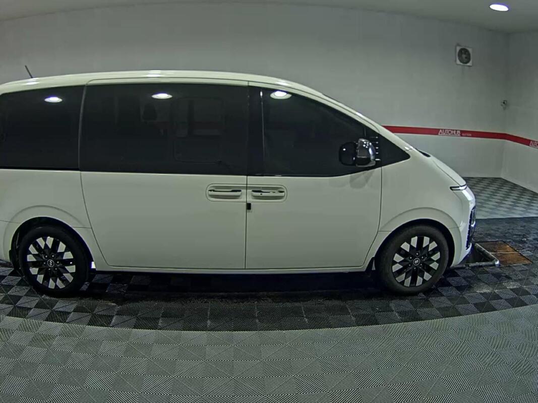 Hyundai Staria (2022)