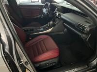 Lexus IS300 (2017)