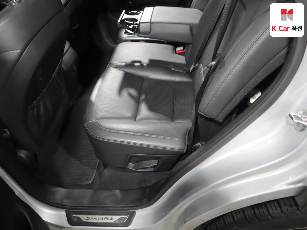 Hyundai SantaFe (2014) Hyundai SantaFe (2014)