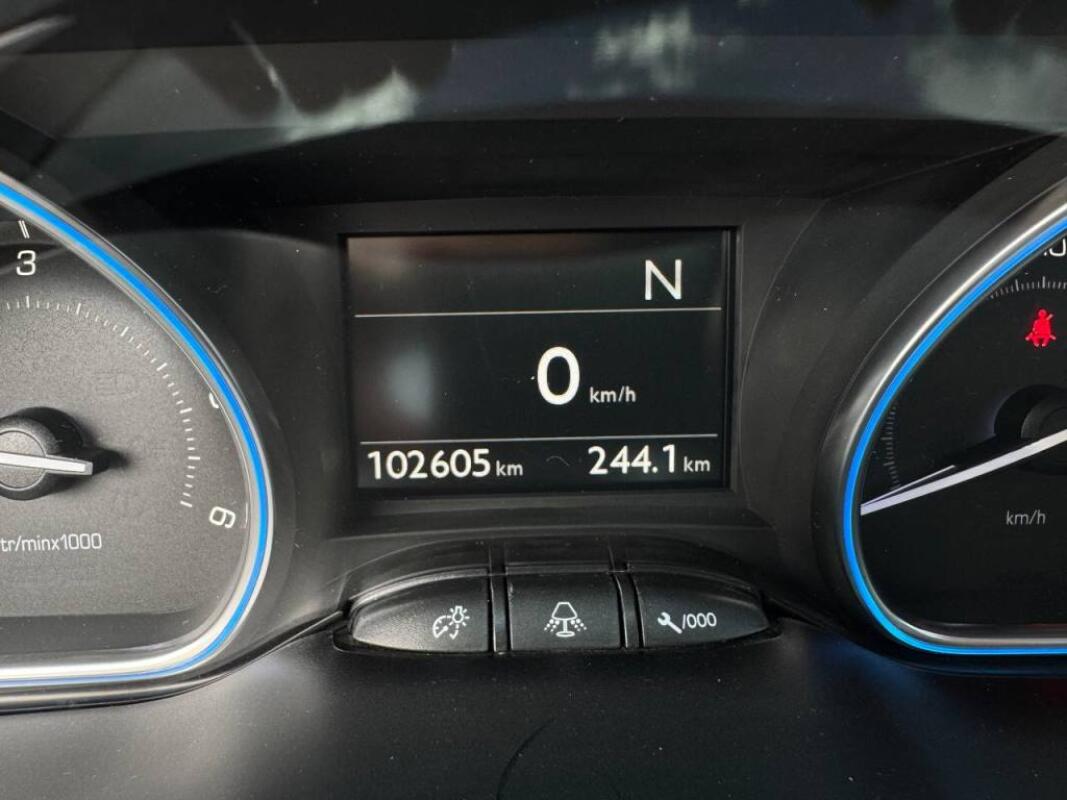 Peugeot 2008 (2015)