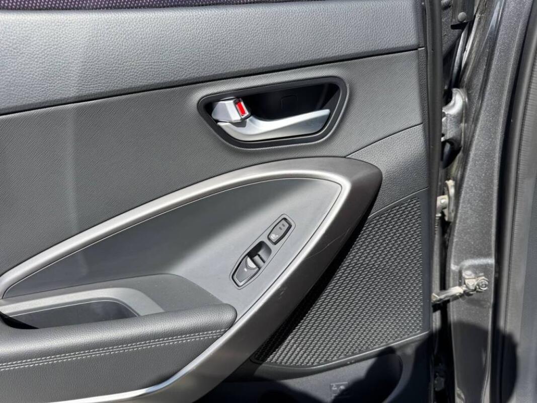 Hyundai SantaFe (2015)