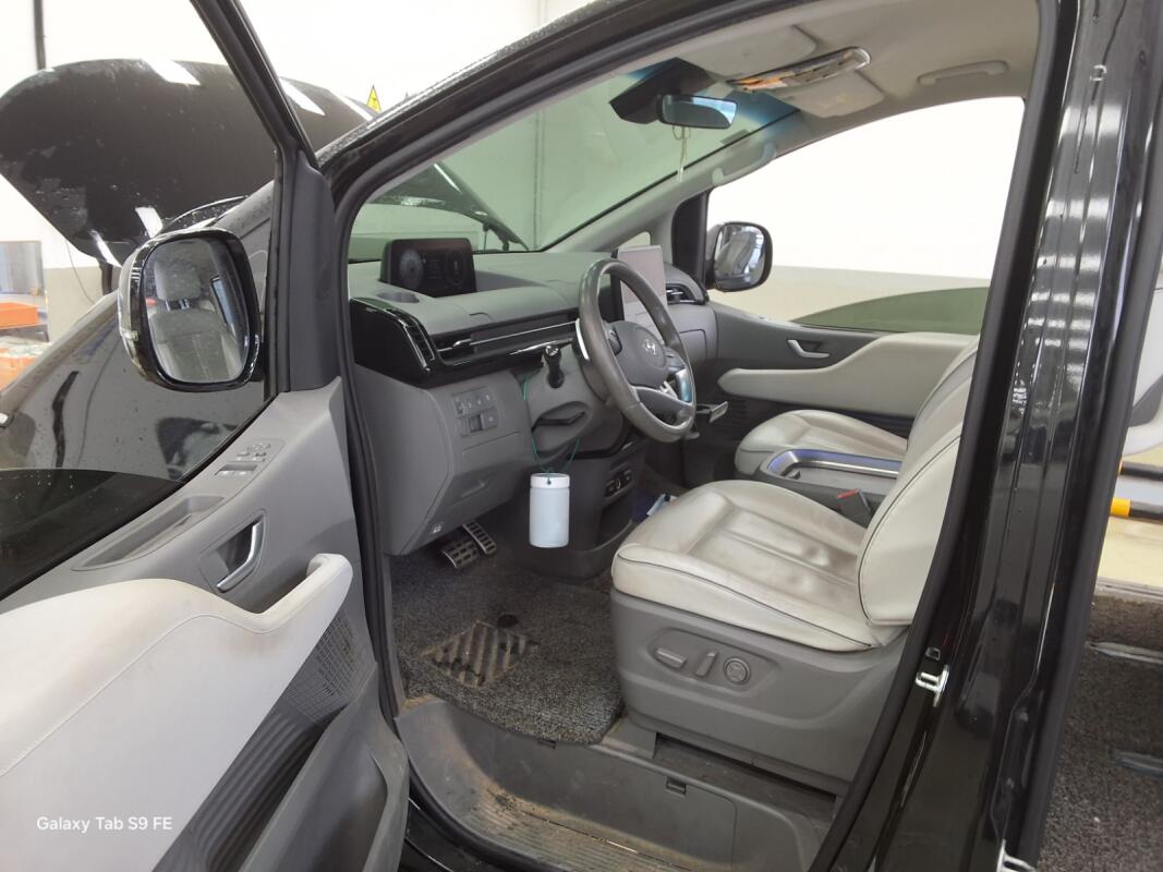 Hyundai Staria (2021)