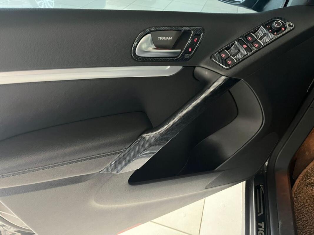 Volkswagen Tiguan (2015)