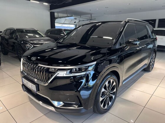 Kia Carnival (2021)