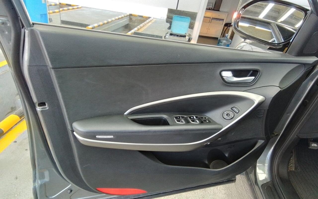 Hyundai SantaFe (2015)