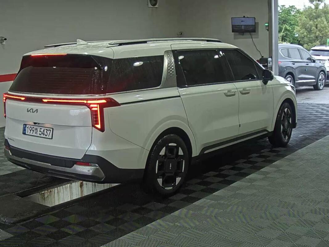 Kia Carnival (2024)