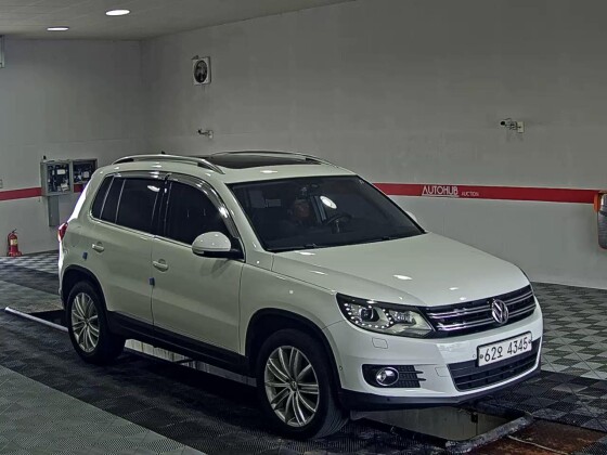 Volkswagen Tiguan (2015)