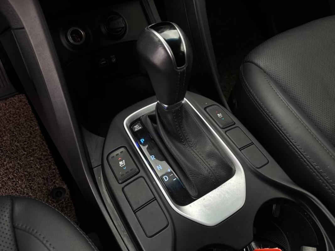 Hyundai SantaFe (2016)