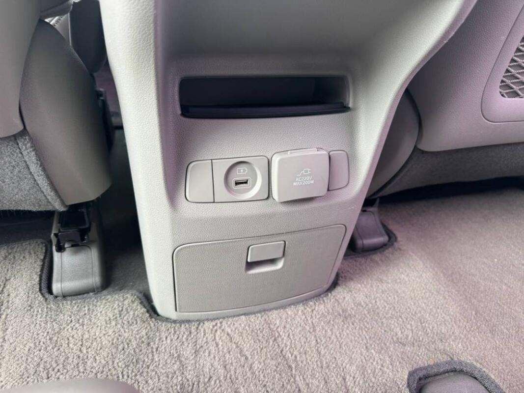 Kia Carnival (2016)