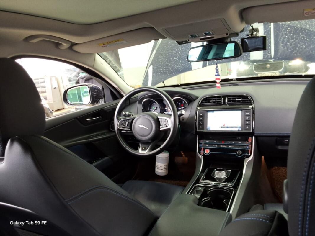 Jaguar XE (2016)