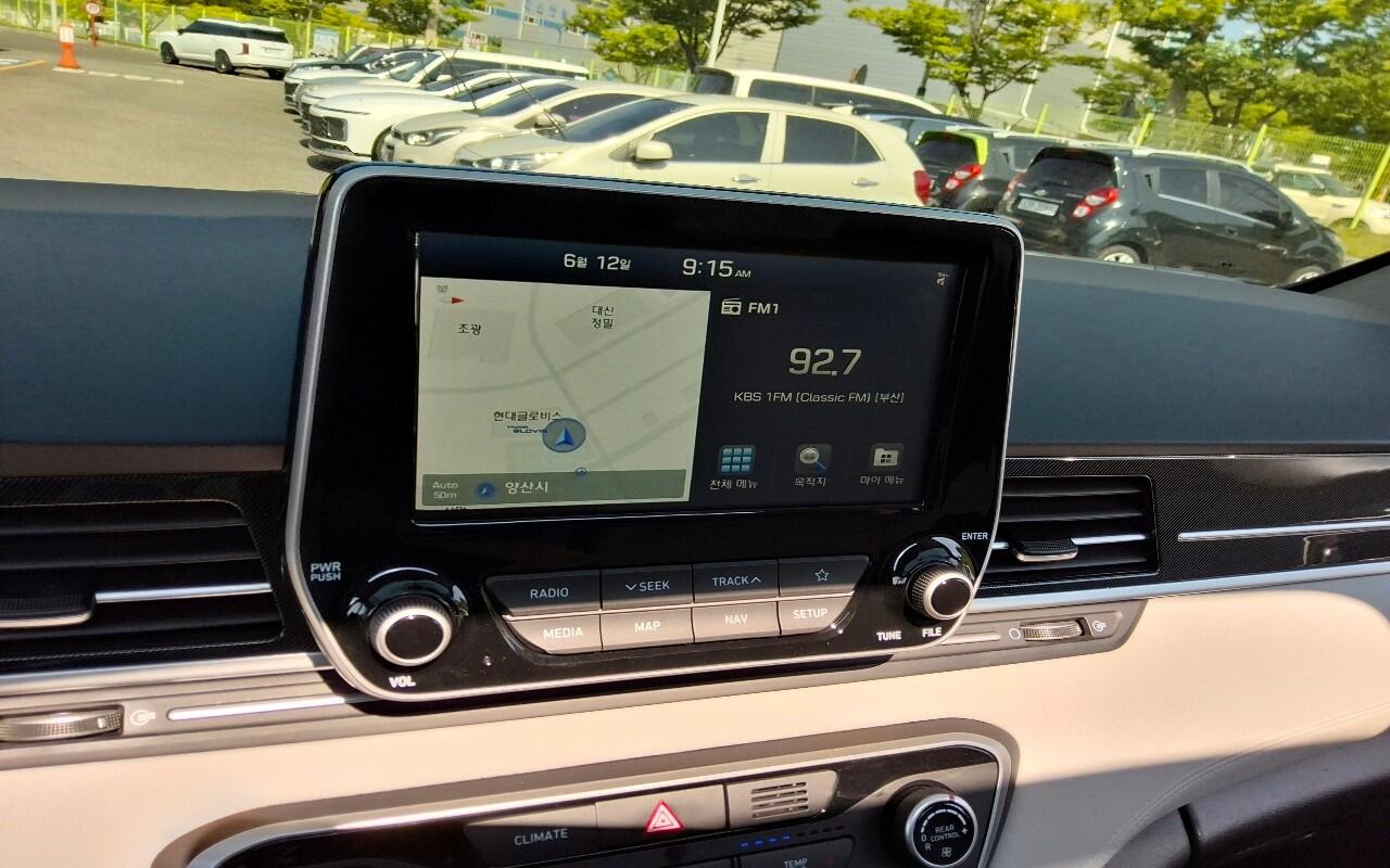 Hyundai Grand Starex (2019)