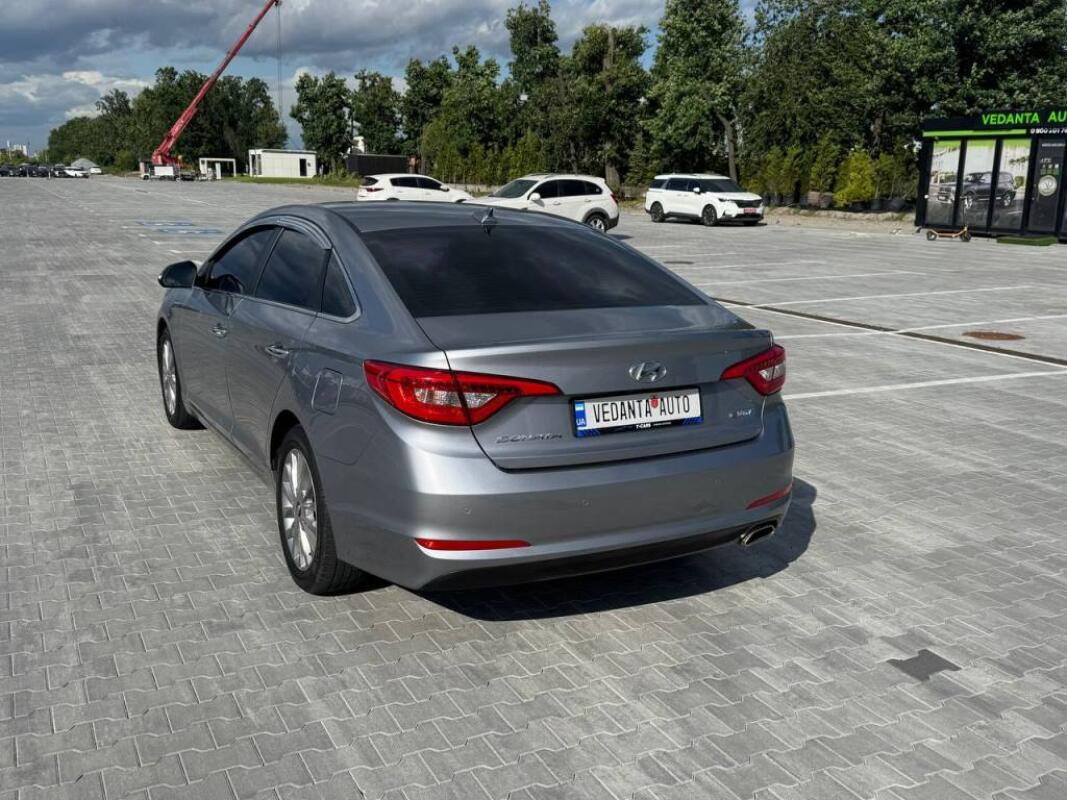Hyundai Sonata (2015)