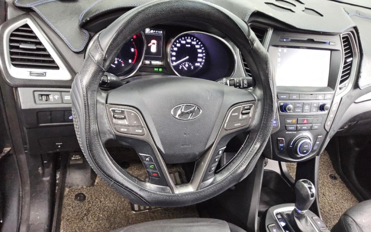 Hyundai SantaFe (2016)