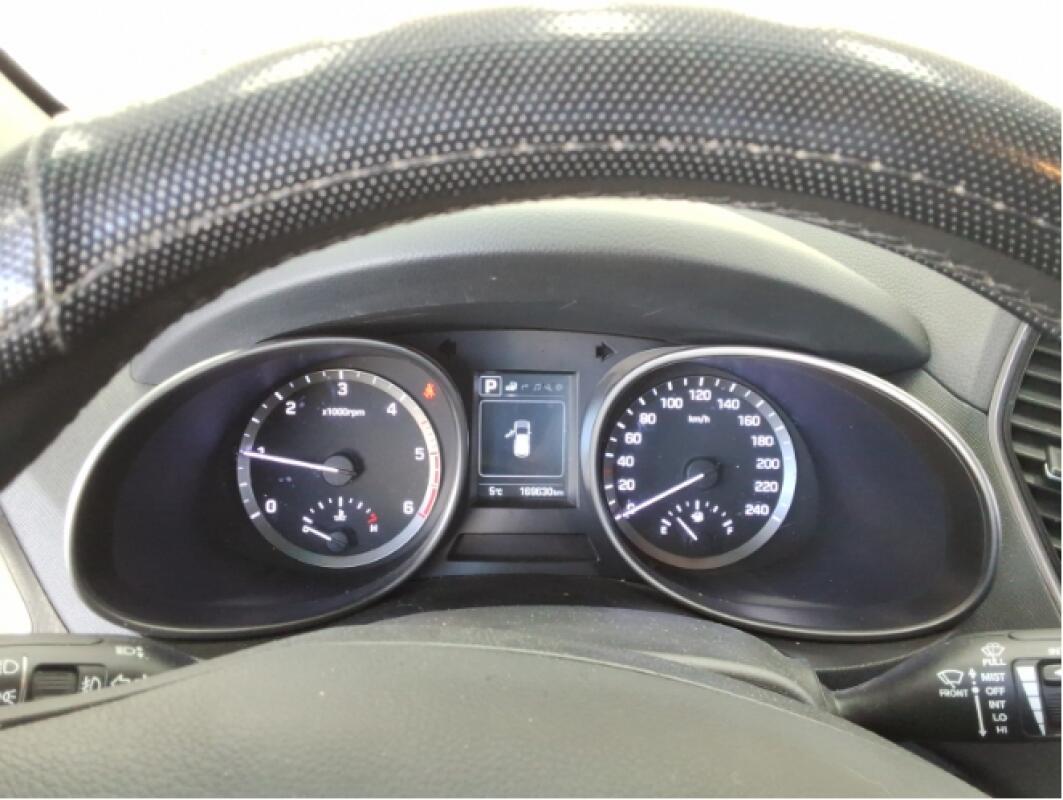 Hyundai SantaFe (2015)