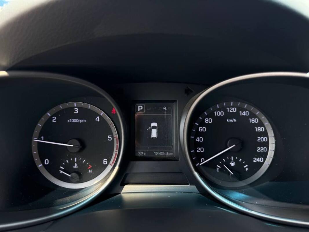 Hyundai Santa Fe (2015)