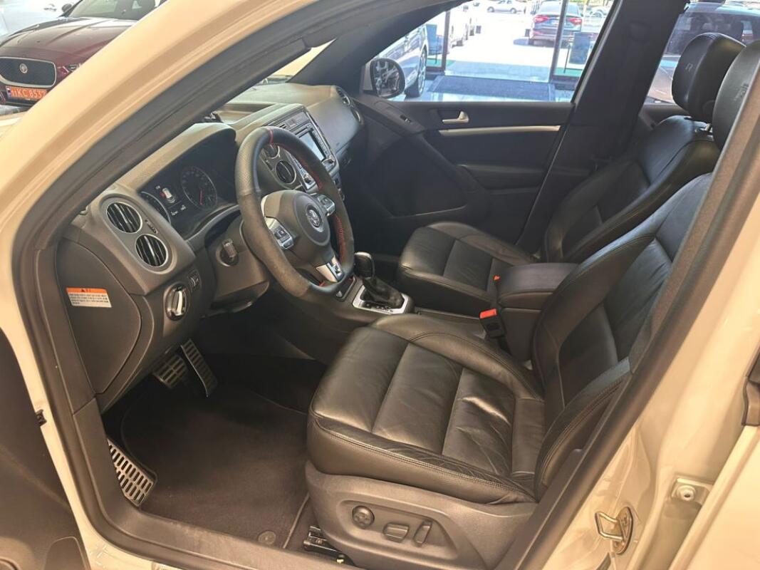 Volkswagen Tiguan (2015)
