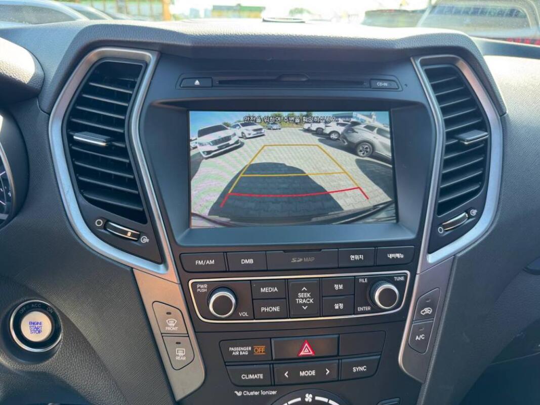 Hyundai SantaFe (2017) Hyundai SantaFe (2017)