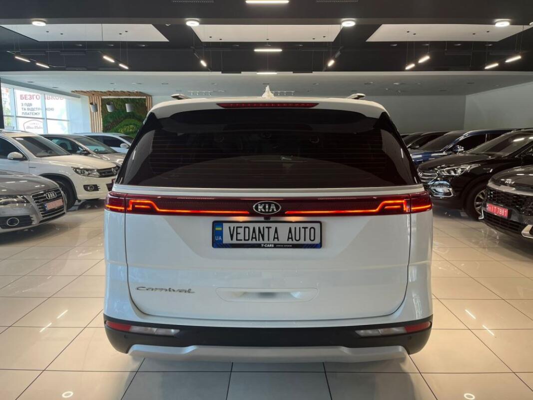 Kia Carnival (2021)