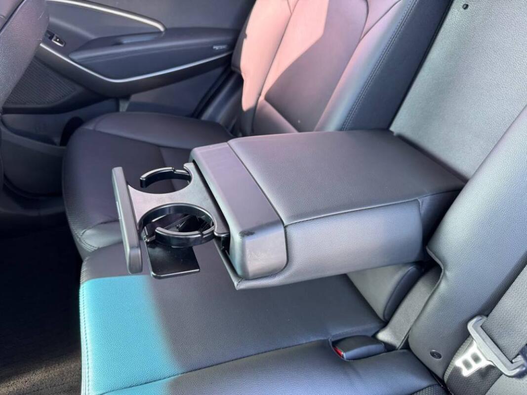 Hyundai SantaFe (2017) Hyundai SantaFe (2017)